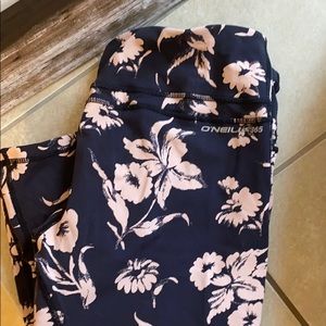 Beautiful O’Neill women’s leggings